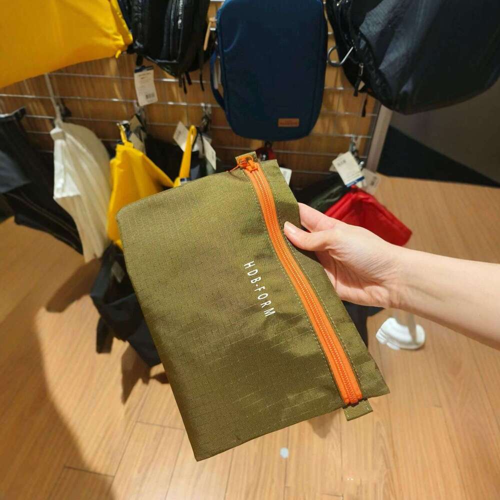 Japanese Trend Brand Mont Fashion New Men and Women Sports Outdoor Waterproof Single Shoulder Crossbody Simple Style Bag