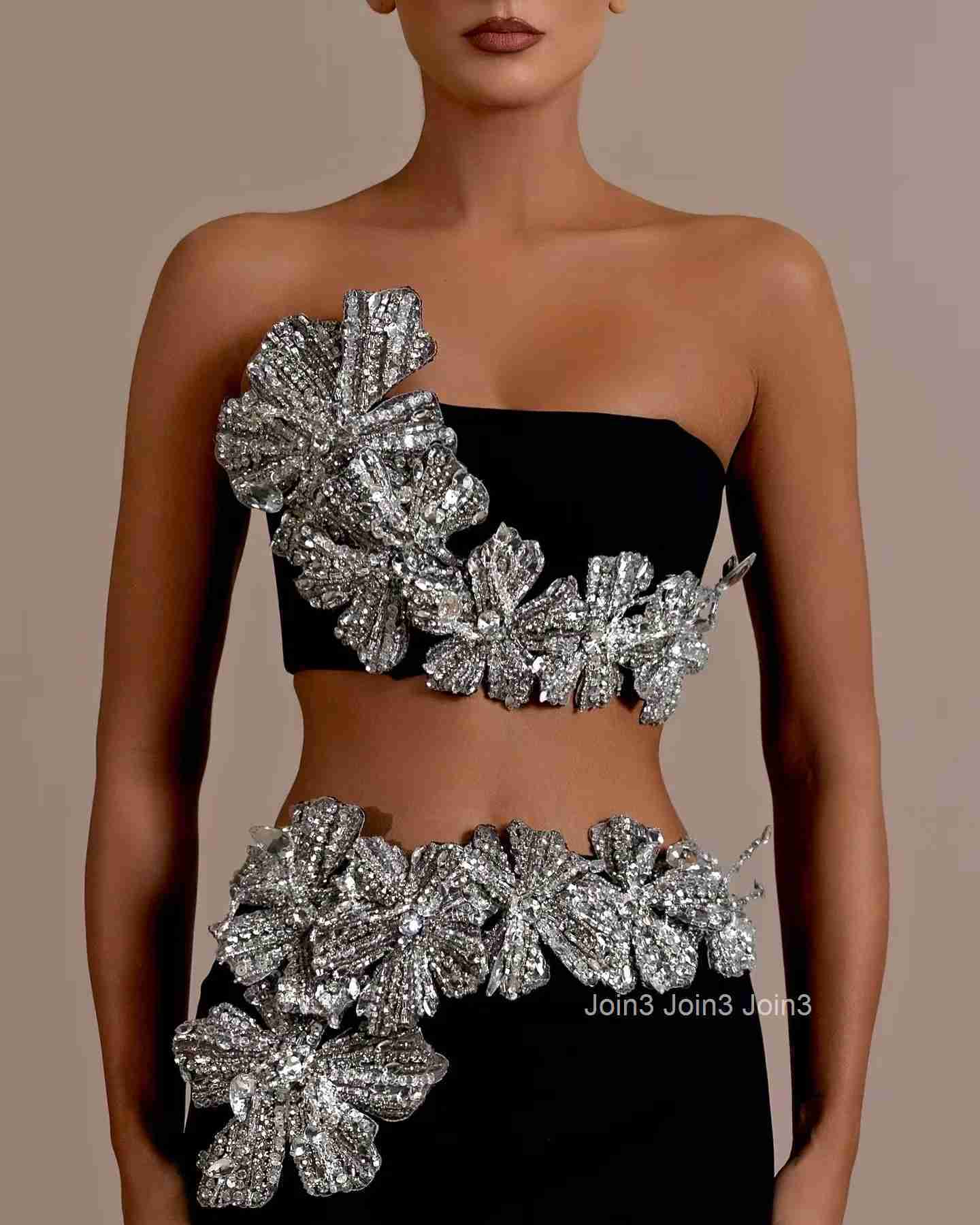 Women Fashion Punk Style Black Two Pieces Chic Big Flower Diamonds Sleeveless Super Short Top Fit Wrapped Hip Skirt Bandage Sets