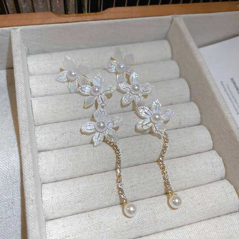 Imitation Pearl Rhinestone Lily Flowers Fringe Long Dangle Earrings For Women Elegant Temperament Dainty Fashion Luxury Jewelry XJ250623