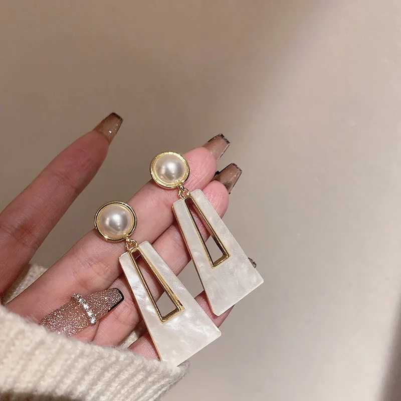 European and American exaggerated acrylic geometric earrings trapezoidal design feeling pendant temperament sweet cool earrings XJ250623