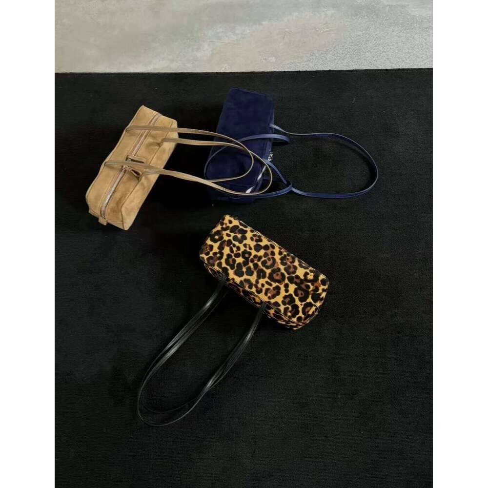 Niche Design Fashion First Layer Cowhide Simple Commuter Underarm Shoulder Bag