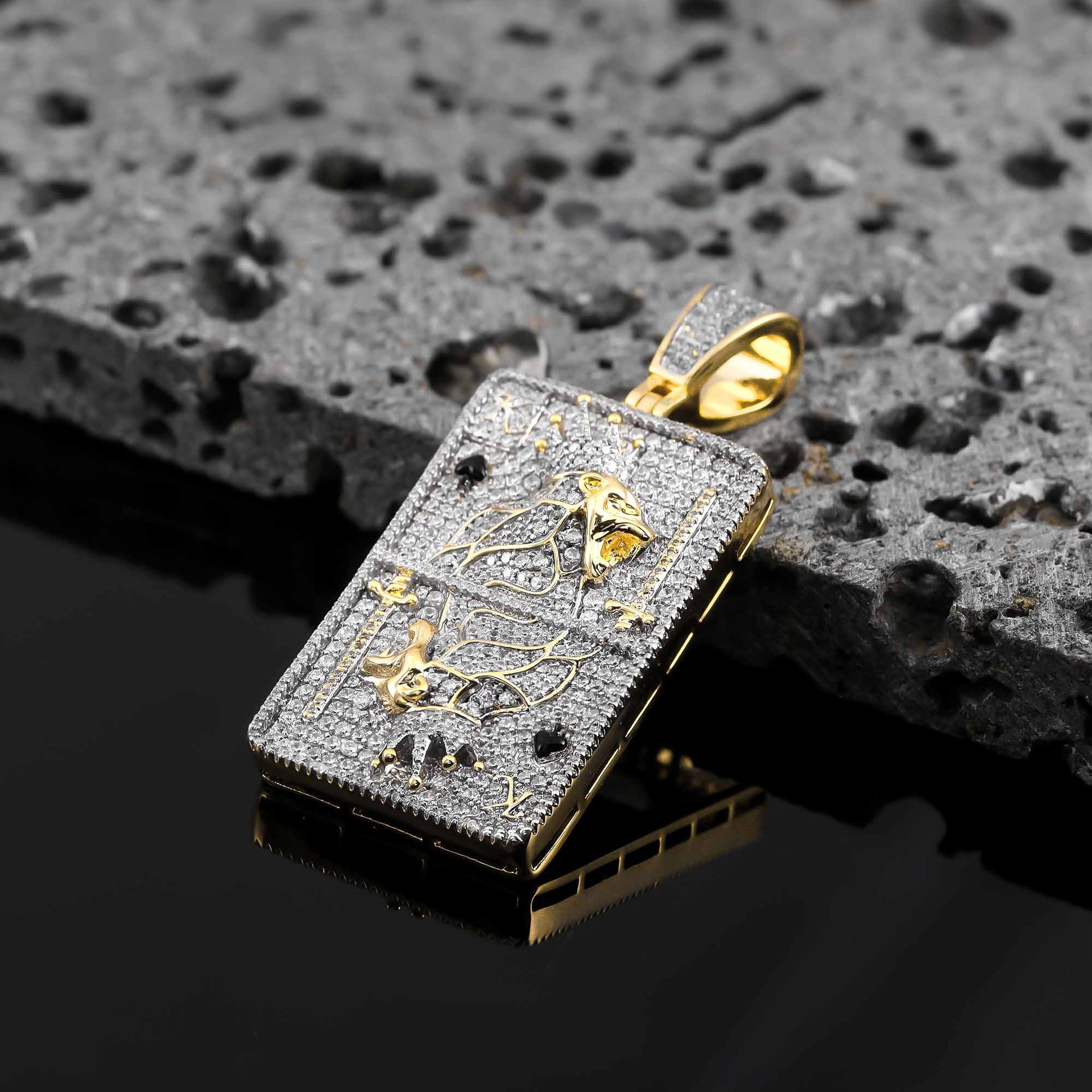 Pass the diamond tester Hip Hop Animal Crown Leopard Head Full Iced Out Spade K Card Personalized Moissanite Statement Necklace Jewelry