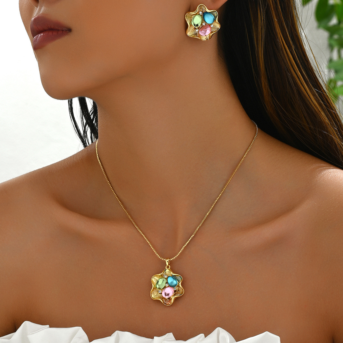 New Style Women's Jewelry Set With Unique Petal Design, Earrings And Long Necklace