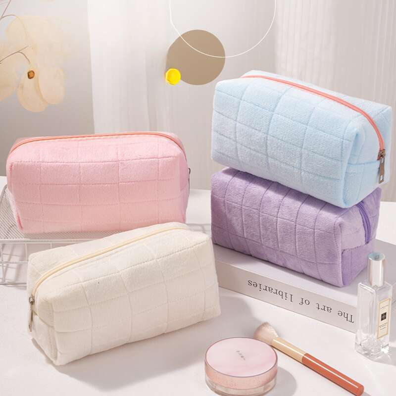 New Cute Plush Makeup Travel Skincare High-Value Women's Phone Storage Bag
