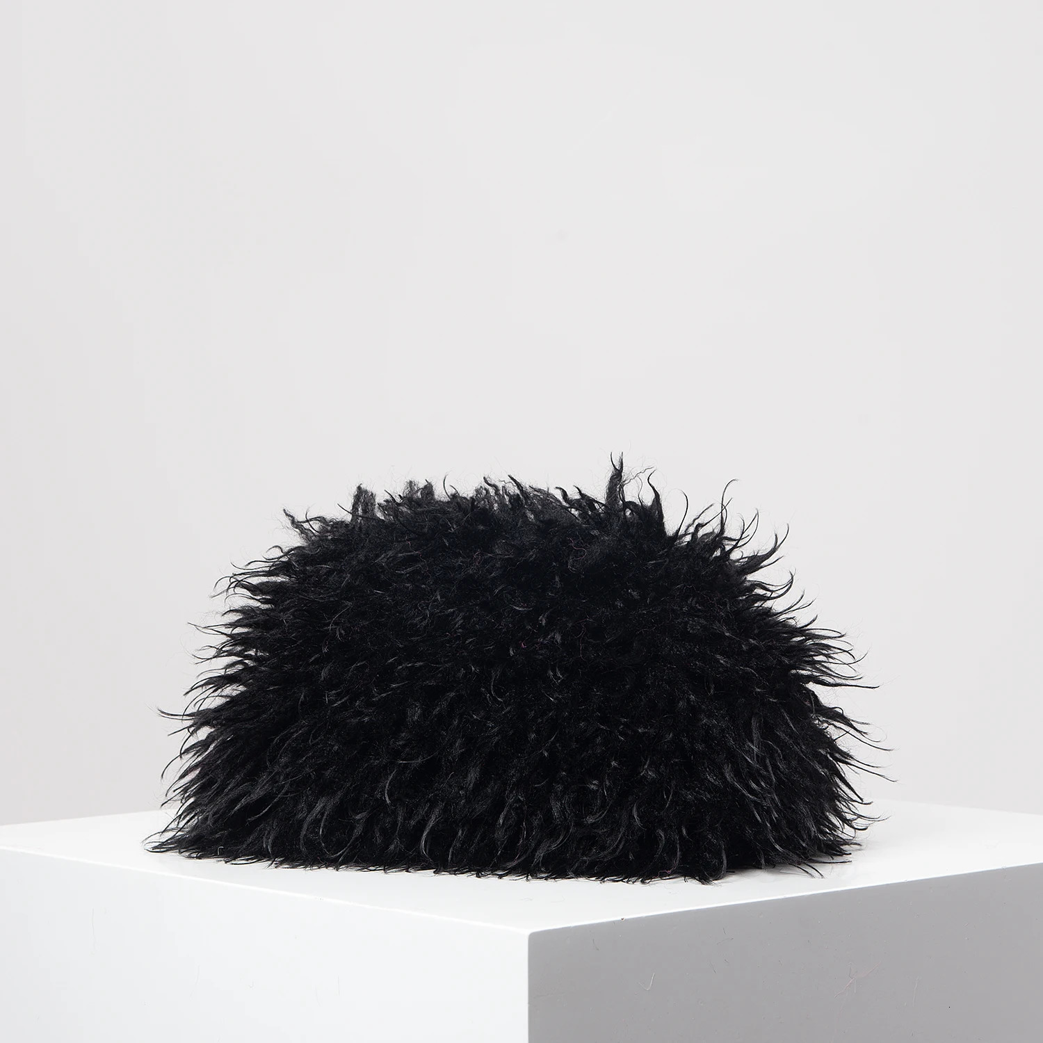 Y2K Plush Clutch Bag Candy-Colored Womens Clip Bag Elegant Evening Bag Womens Dress Party Wedding Item Cute Charming Girl Wallet Random Pattern 250617