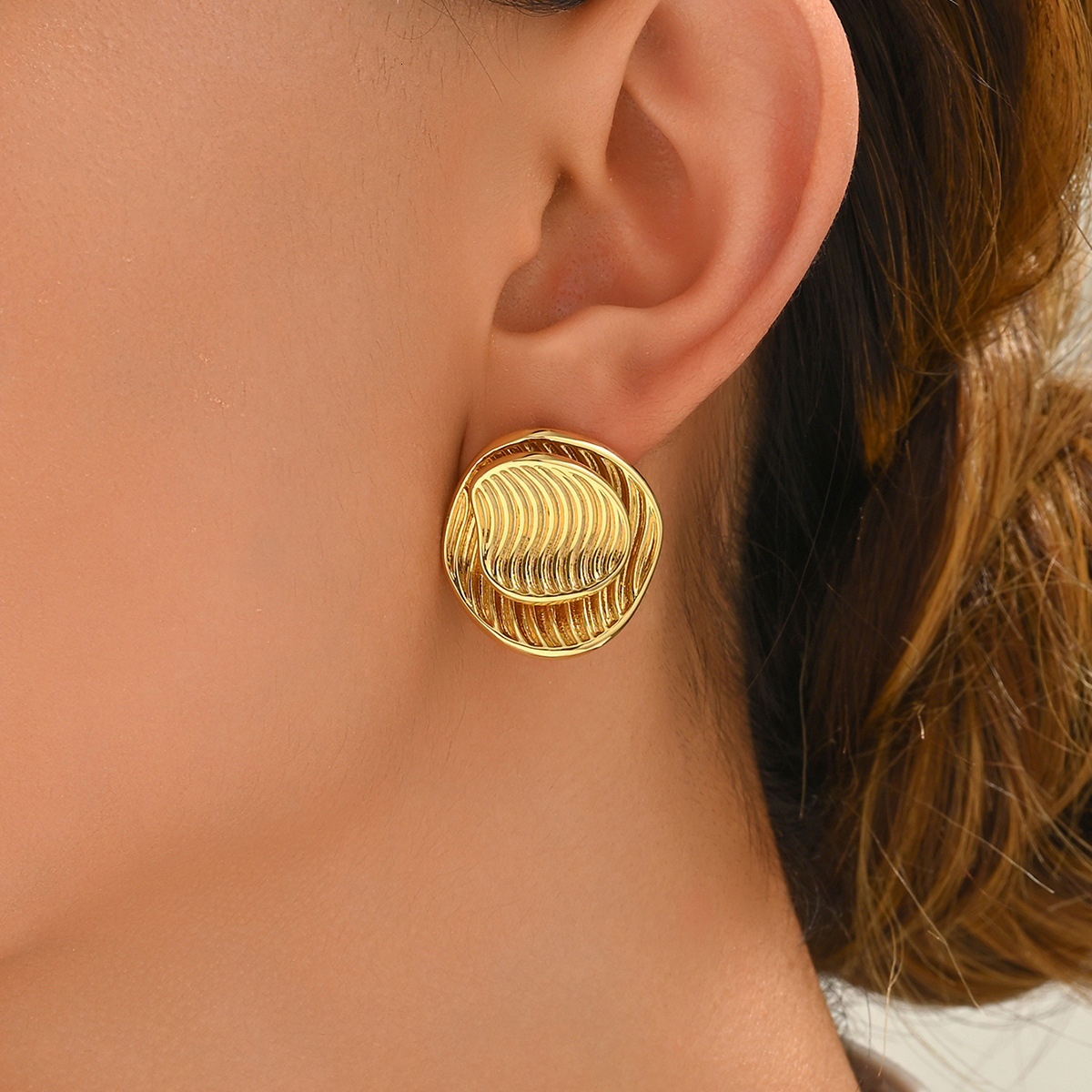 Minimalist Vintage Style Women's High-End Personality Round Wave Double-Layer Design Stud Earrings