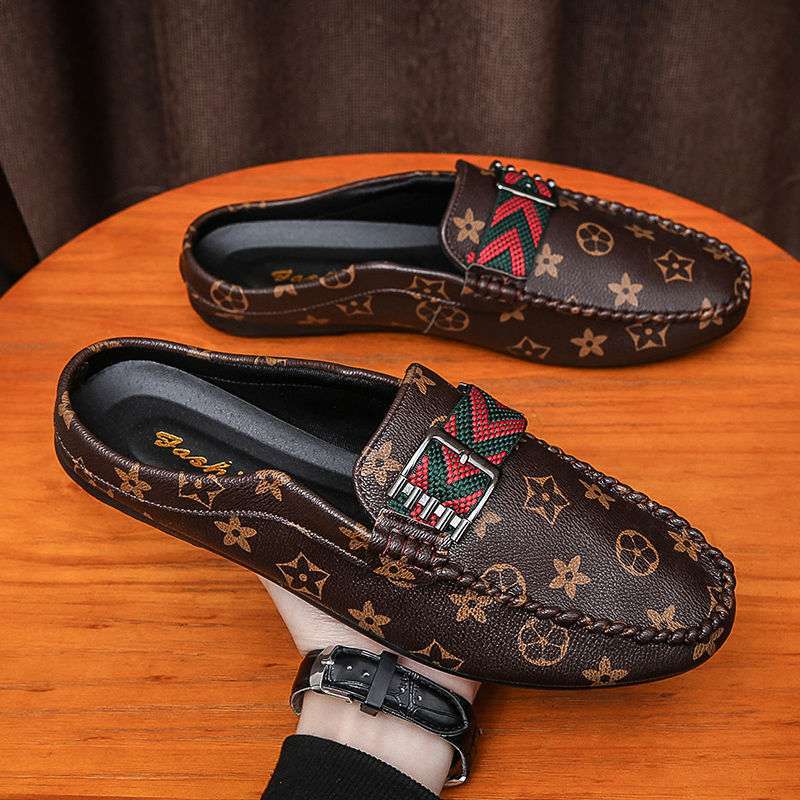 Designer shoes, men's shoes, summer breathable white sneakers, new fashionable casual board shoes, one-legged toe cover, half-drag, no heel shoes