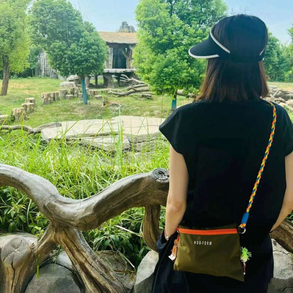 Japanese Trend Brand Mont Fashion New Men and Women Sports Outdoor Waterproof Single Shoulder Crossbody Simple Style Bag