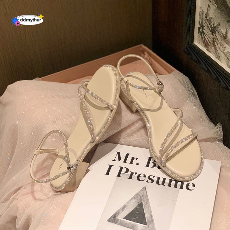 2024 New Rhinestone Flat for Women Summer Outdoor Wear Ins Fairy Style with Dress One Strap Roman Sandals ddmythur