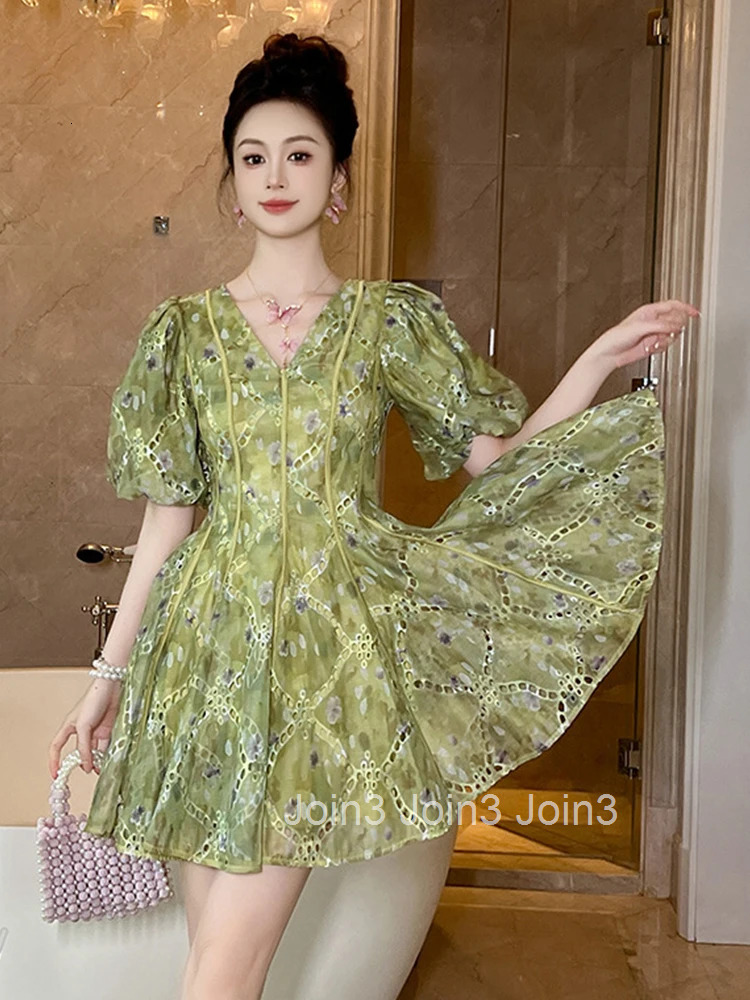 Summer Fashion Casual Sweet Flower Embroidery A-Line Short Dress Women Clothes Elegant Retro Puff Sleeve Slim Mini Party Vestido