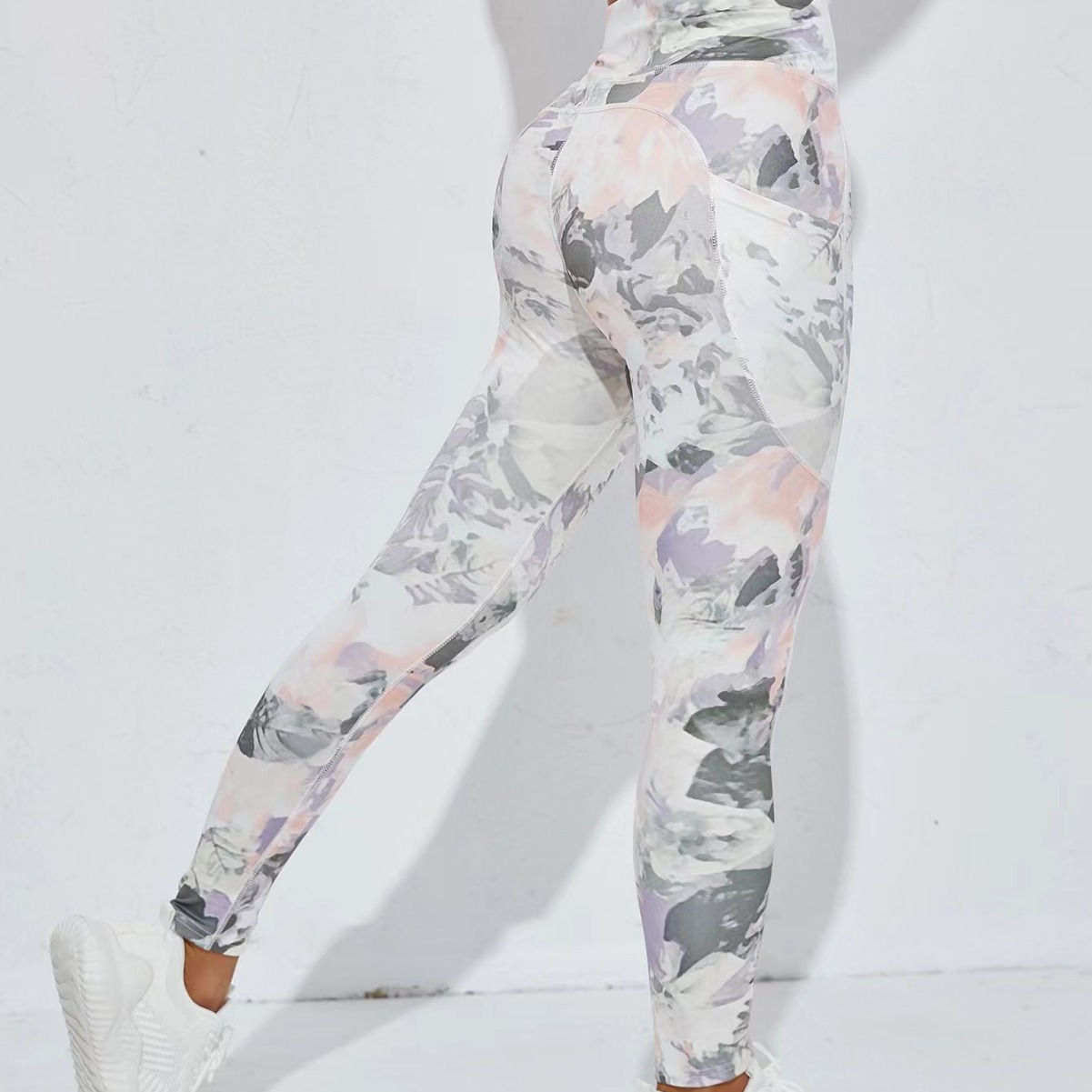 Athletic Inking Design Compression Jogging Capris Breathable & Form-Fitting