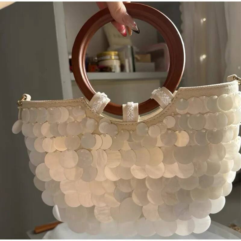 designer bag Handmade Pearlescent Shell Handbag Boho Half-moon-shaped Exquisite Purse With Chain Crossbody Summer Round Handles Beach Bag