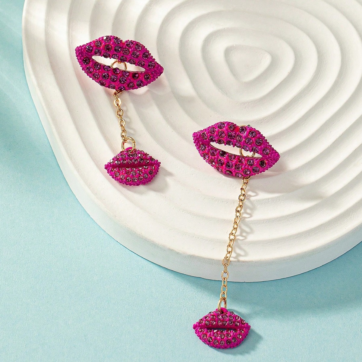 Minimalist Style for Women, Unique Creative Lip-shaped Rhinestone Small Design Stud Earrings, Long Earrings