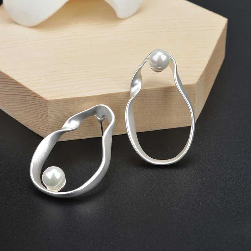 Fashion Simulated Pearl Irregular Dangle Earrings For Women Geometric Gold/Silver Color Metal Hollow Drop Earrings Jewelry Gift XJ250623