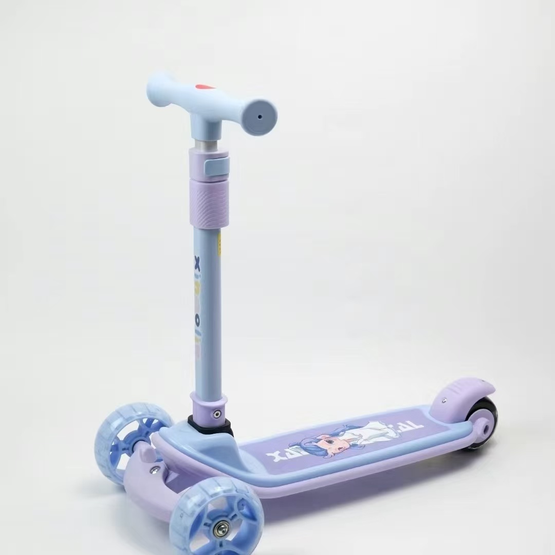 Child-Friendly Foldable Scooter: Wide Pedals for Enhanced Stability and Super Strong Load Capacity