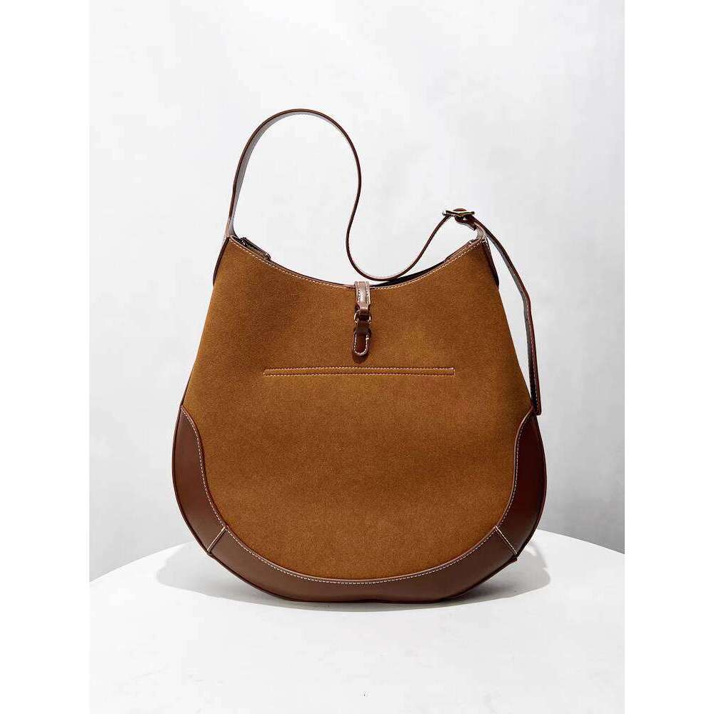 Contemporary Patterned Handbag Durable Multi-Functional Travel Companion