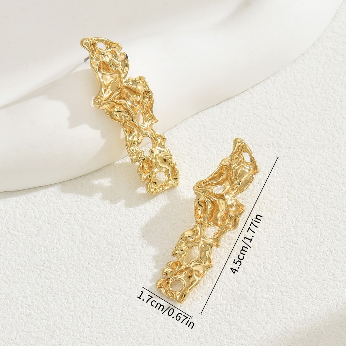 Simple Light Style Earrings Forest Sweet Wrinkle Hlow Design Studs High-End Sense Ear Pendants