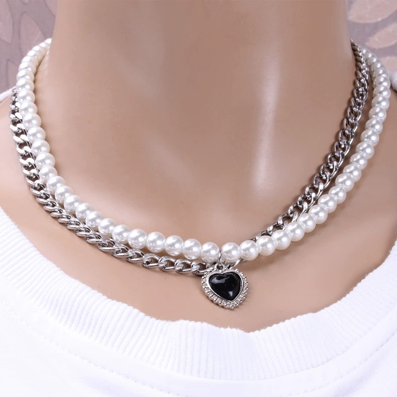 Titanium steel non-fading black heart necklace, ins pearl collarbone chain, neck chain, retro and versatile, elegant and trendy necklace