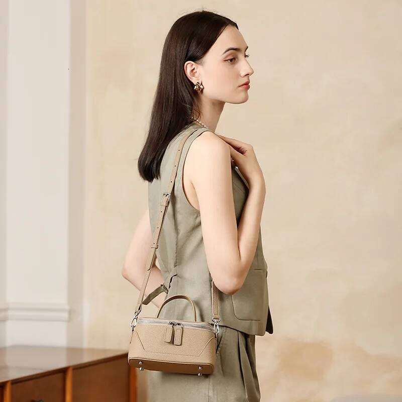 Head layer cowhide lunch box crossbody 2025 new hand-held shoulder bag, makeup genuine leather women's bag