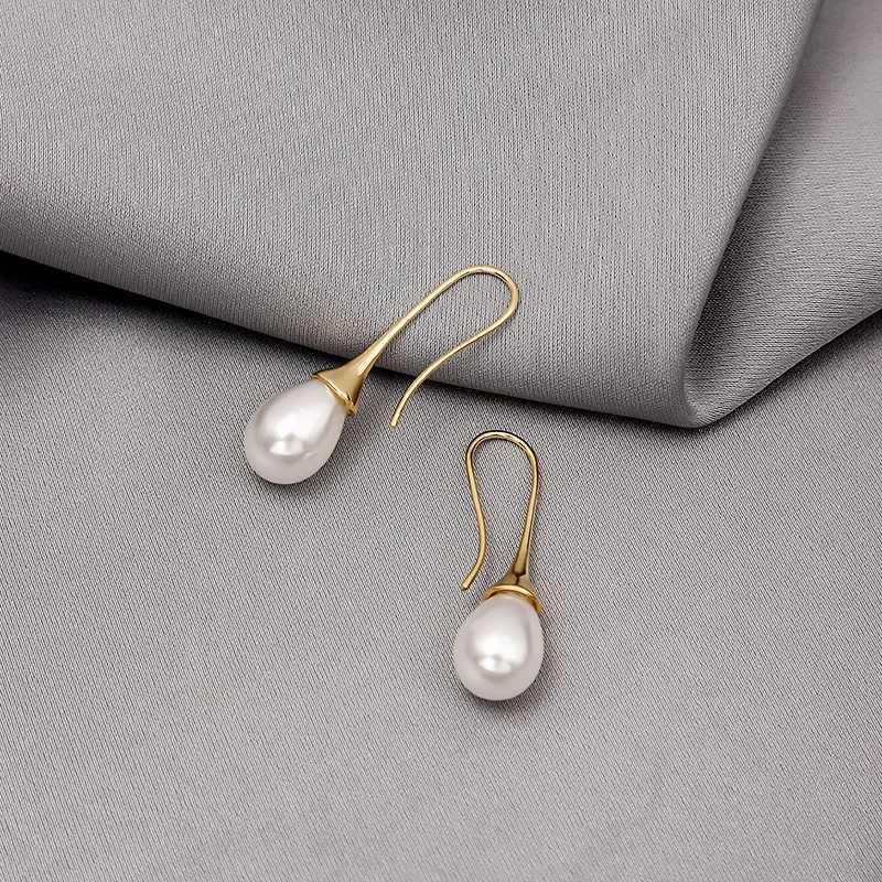 Woman Vintage Pearl Dangle Earrings 2022 Gold Color Simple Style Classic Long Hanging Earring Personality Womens Party JewelryXJ250623