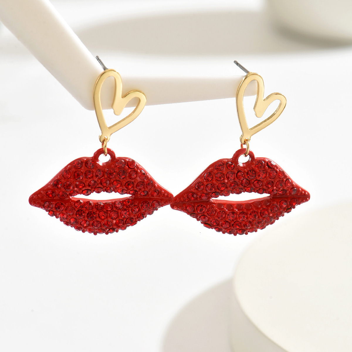 New Women's Jewelry Personality -Studded Heart Design Lip High-End Earrings for Women