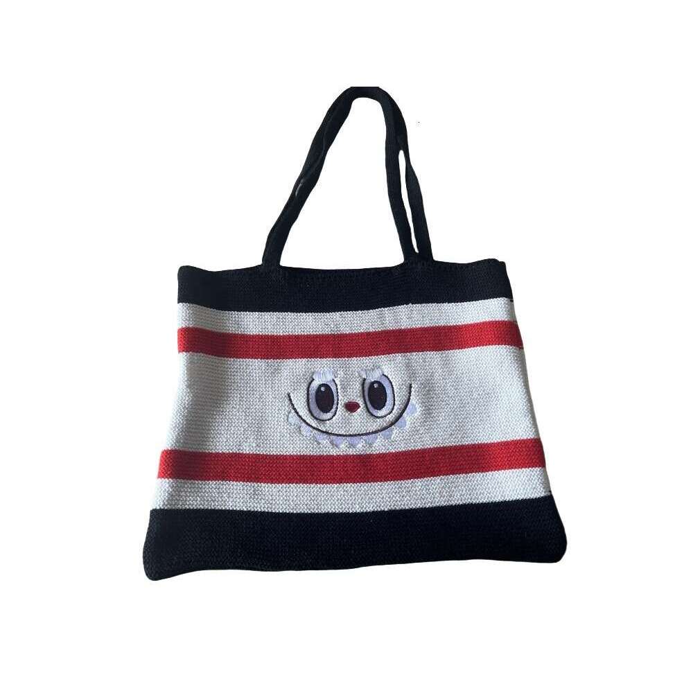 Women's Commuting, Large Capacity Bag, Fashionable Knitted Heart Style, Casual Versatile Shoulder Bag for Women