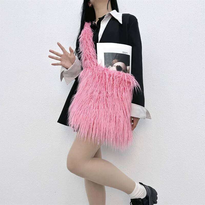 Simple Design Women Soft Plush Hobos Y2k Shoulder Bags Winter Furry Ladies Clutch Purse Handbag Fashion Female Underarm Bag