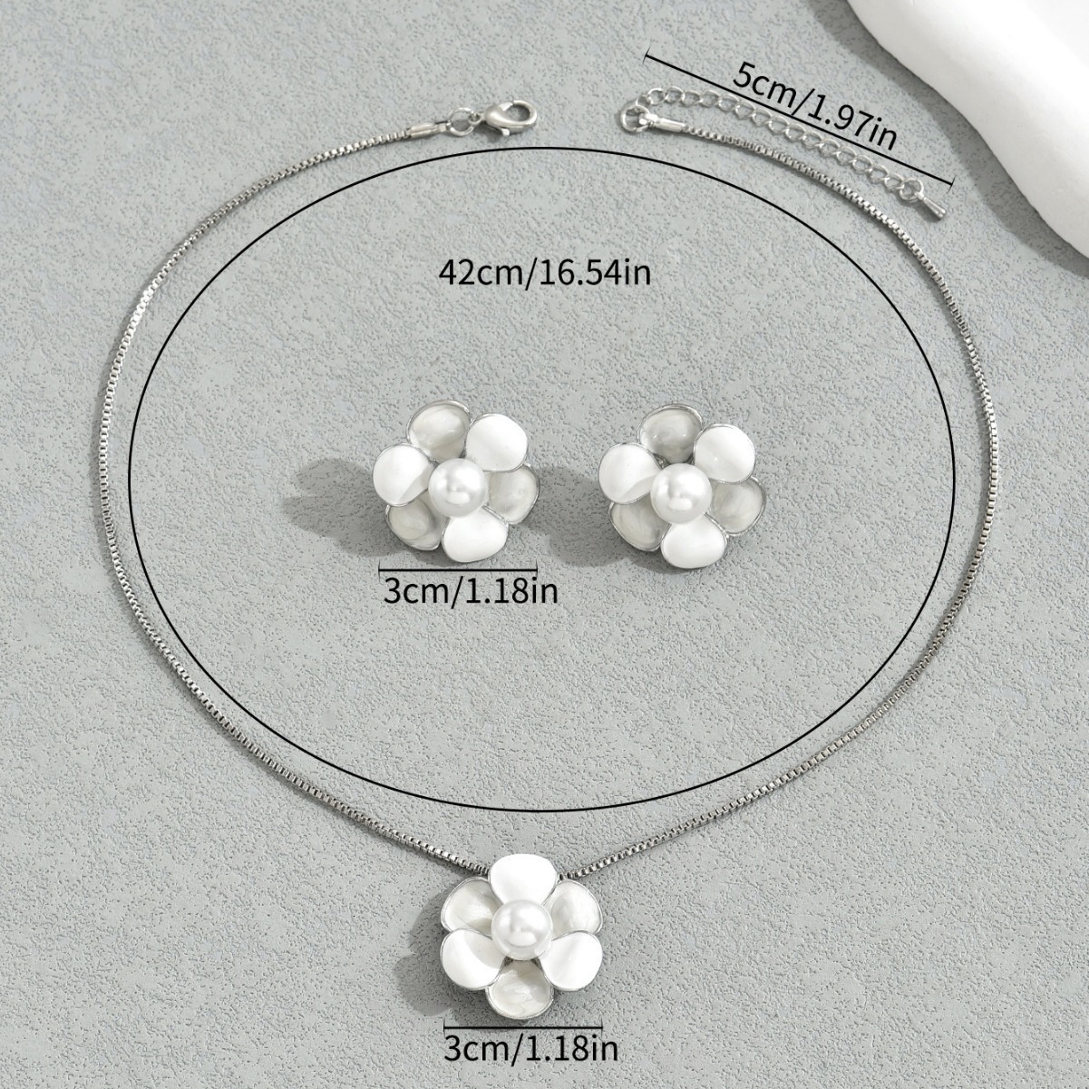 Women's Floral Earrings Set With Inlaid Pearls, Unique And High-End Necklace