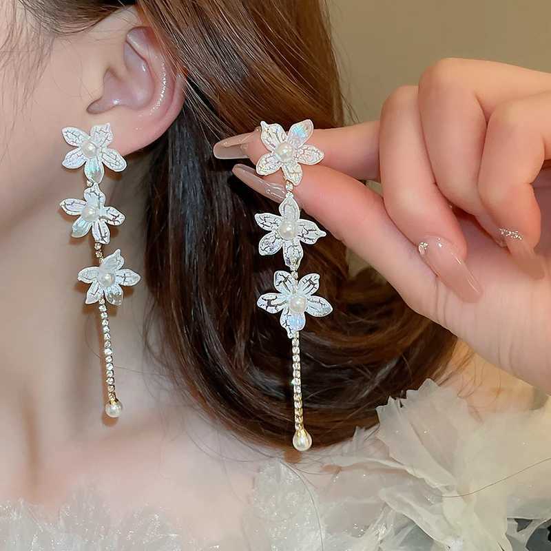 Imitation Pearl Rhinestone Lily Flowers Fringe Long Dangle Earrings For Women Elegant Temperament Dainty Fashion Luxury Jewelry XJ250623