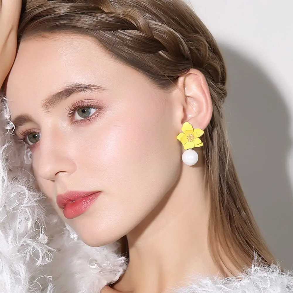 New Fashion Korean Sweet Resin Holiday Flower Stud Earrings For Women Fashion Elegant Acrylic Earrings Party Jewelry XJ250623