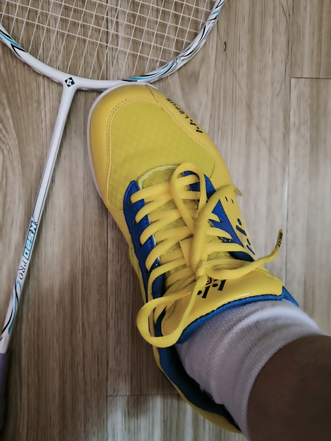 Professional Lightweight Badminton Shoes - Breathable Design Suitable for Outdoor Training