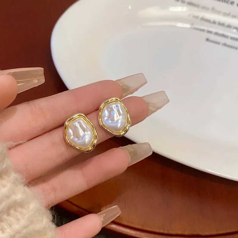 Fashion Geometric Irregular Round Metal Pearl Earrings for Women 2024 Minimalist Style Personality Earrings Trend Jewelry Gift XJ250623