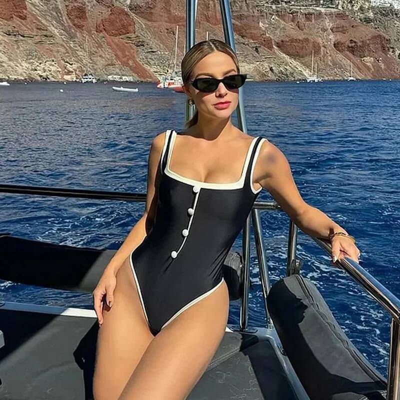 New Arrival Bikinis Set Black And White Simple INS Style High-Grade Sense Swimsuit With Small Fragrant Wind Button Decoration