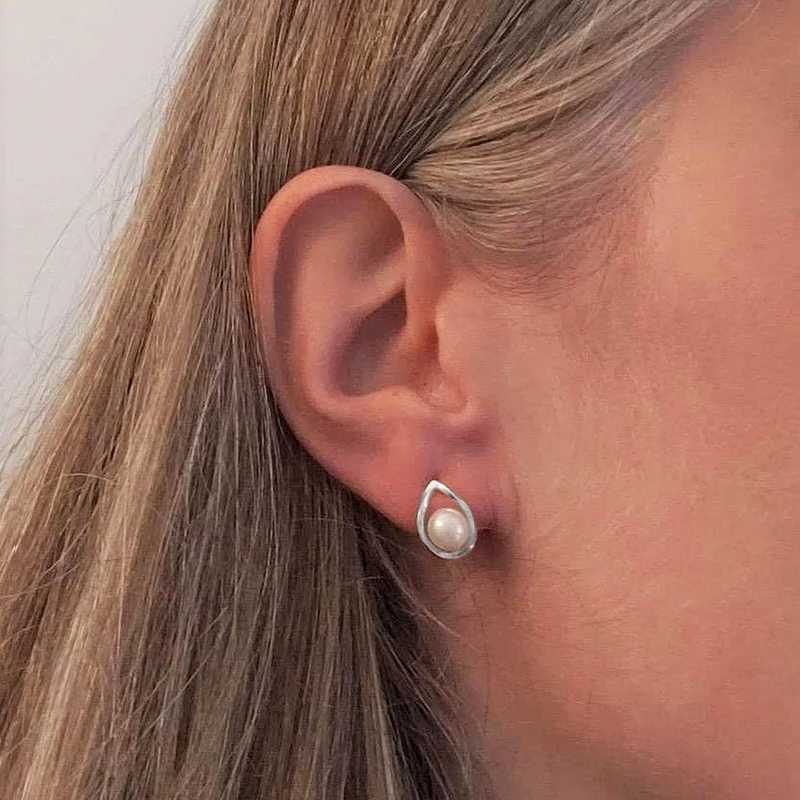 Huitan Dainty Simulated Pearl Stud Earrings Silver Color/Gold Color Metal Earrings for Women Fashion Versatile Girls JewelryXJ250623