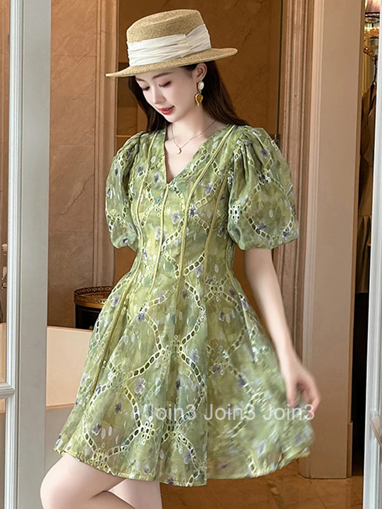 Summer Fashion Casual Sweet Flower Embroidery A-Line Short Dress Women Clothes Elegant Retro Puff Sleeve Slim Mini Party Vestido