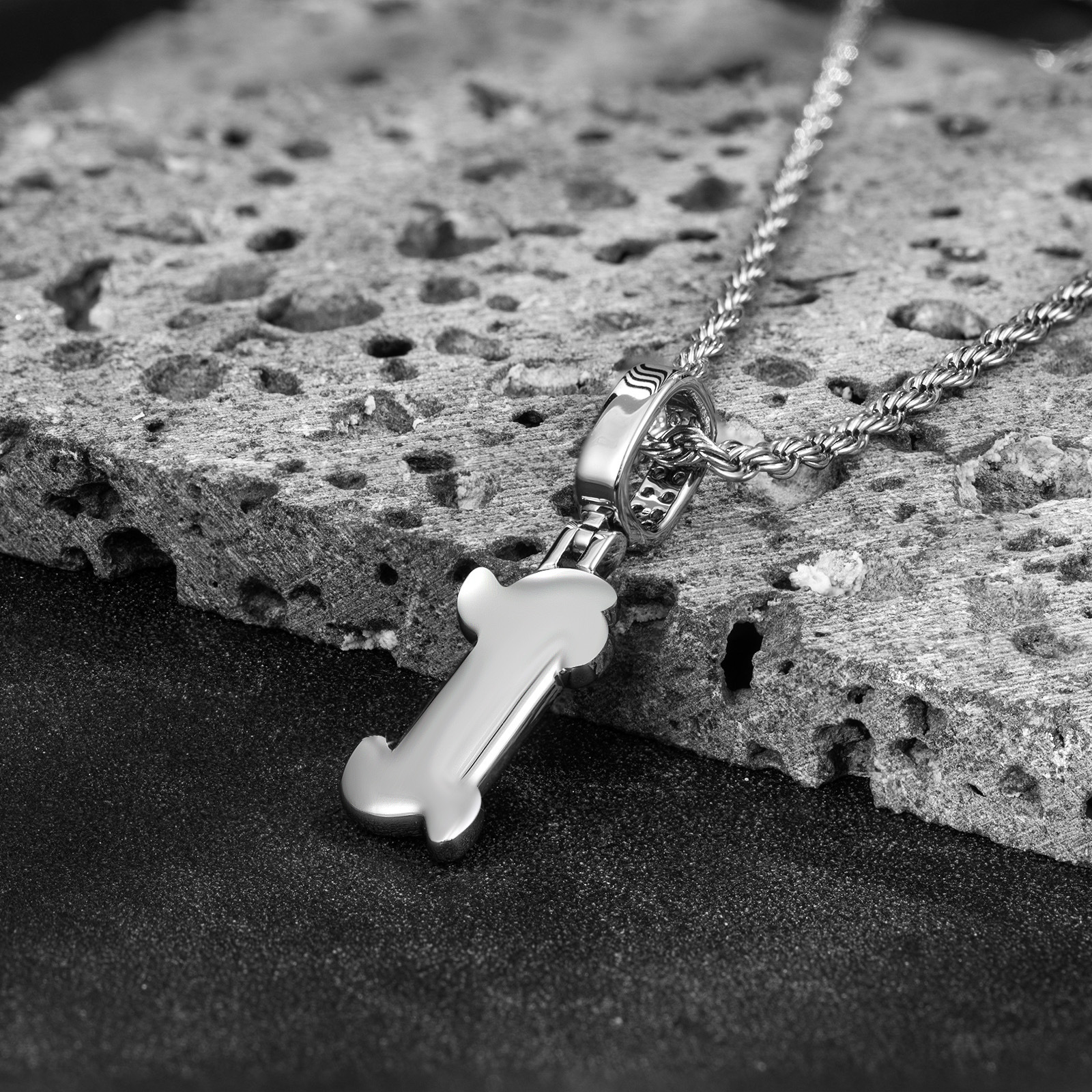 Luxury Moissanite Diamond Inlaid Alphabet Pendant Necklace 26 English Letters Elegant Fashion Statement Jewelry Pass the diamond tester