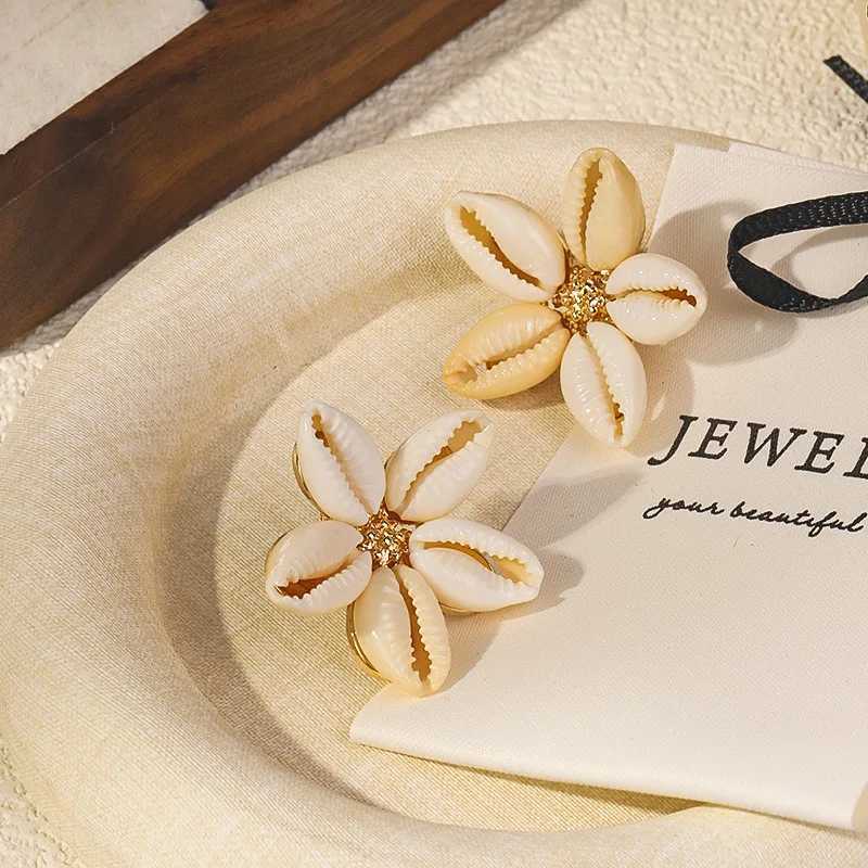 Bohemia Shell Stud Earring for Women Summer Beach Pearl Conch Drop Geometric Earring Girls Fashion Wedding Jewelry Gifts XJ250623