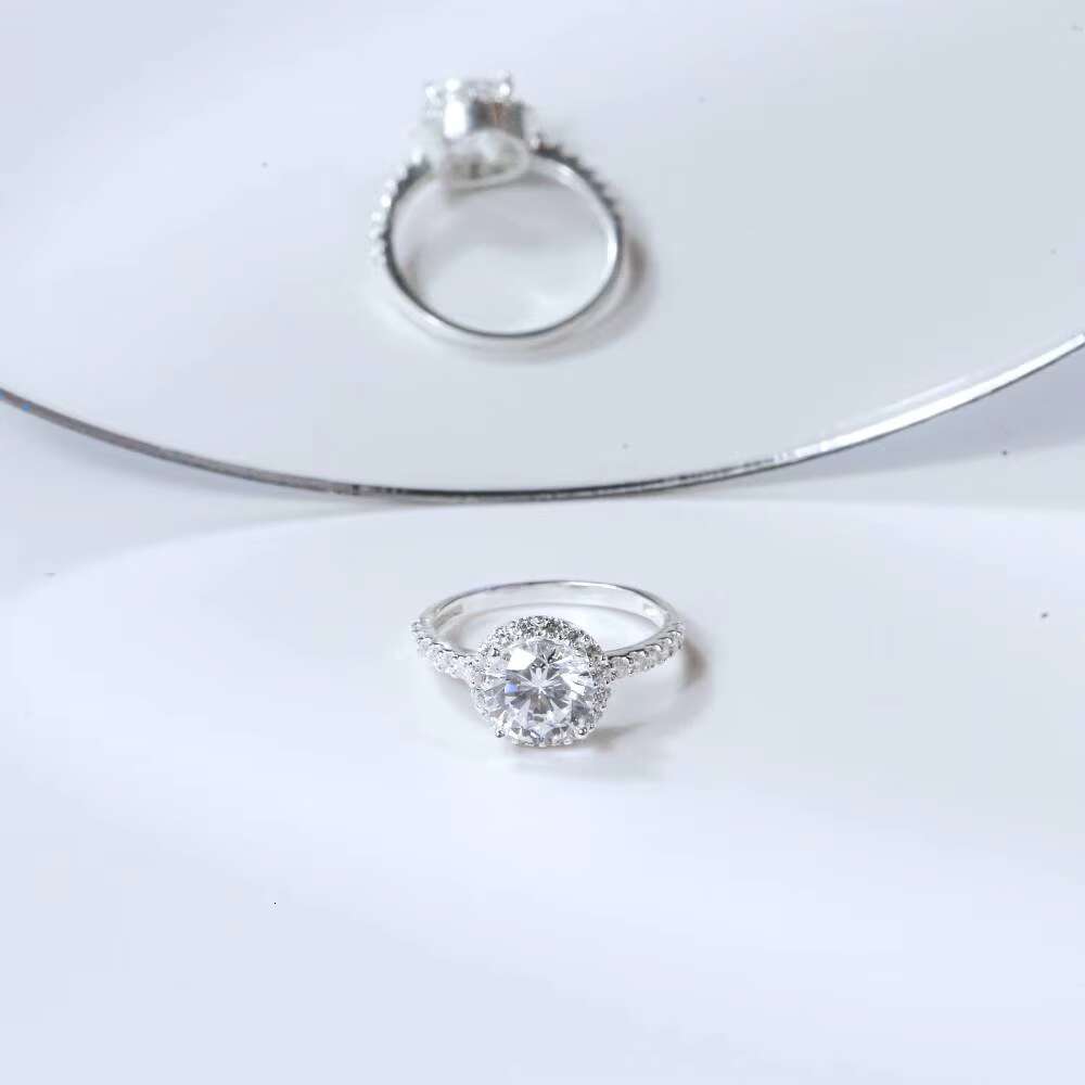 Light Jewelry Moissanite Engagement Ring for Women with Big Diamond Ruby 925 Silver Rings for Wholesale