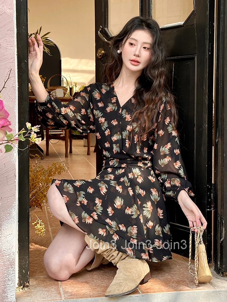 Women Vacation Clothes Sweet Chiffon Floral Print V-Neck Slim Mini Short A-Line Dress Elegant Fashion Party Vestidos Casual New
