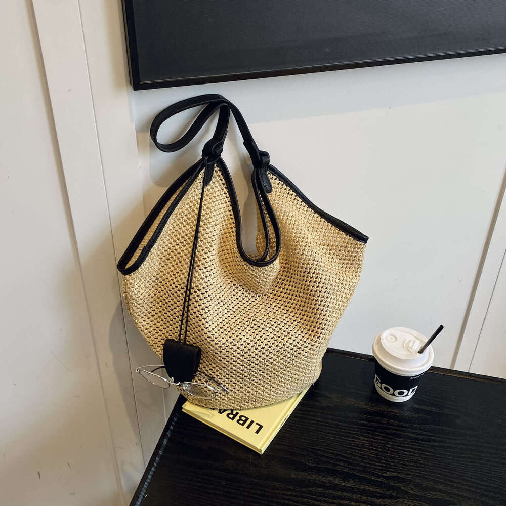 Beach Vacation Large Capacity Straw Lightweight Bags New Korean Style Ins Handbag Shoulder Tote Bag