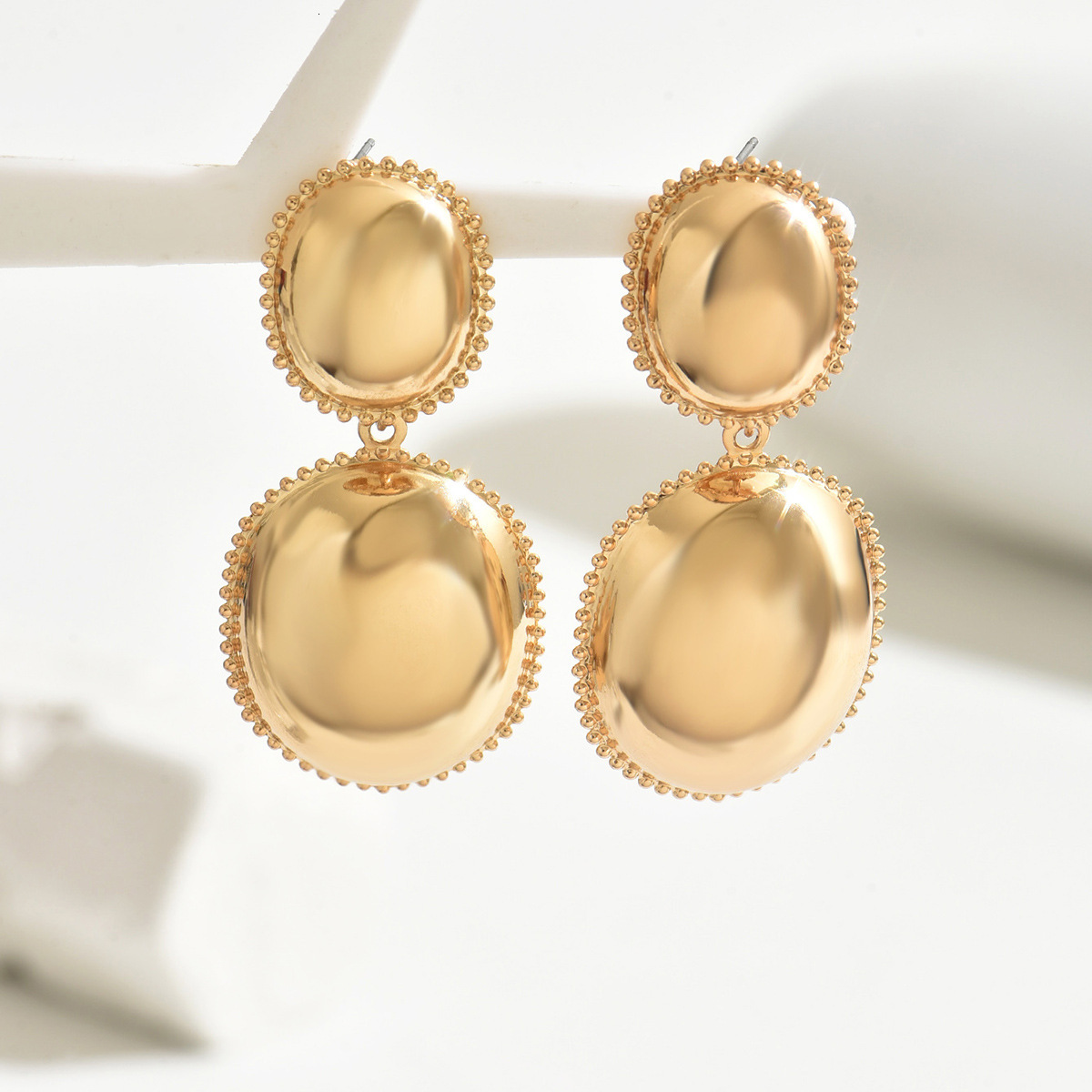 Light Style Women's Personality Fashion Round Ball Design Electroplated Alloy Stud Earrings For Women