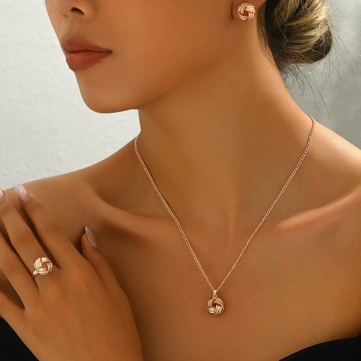 Fresh Korean Style Women's Ring And Earring Jewelry Set Geometric Rotating Thread Design Necklace For Women