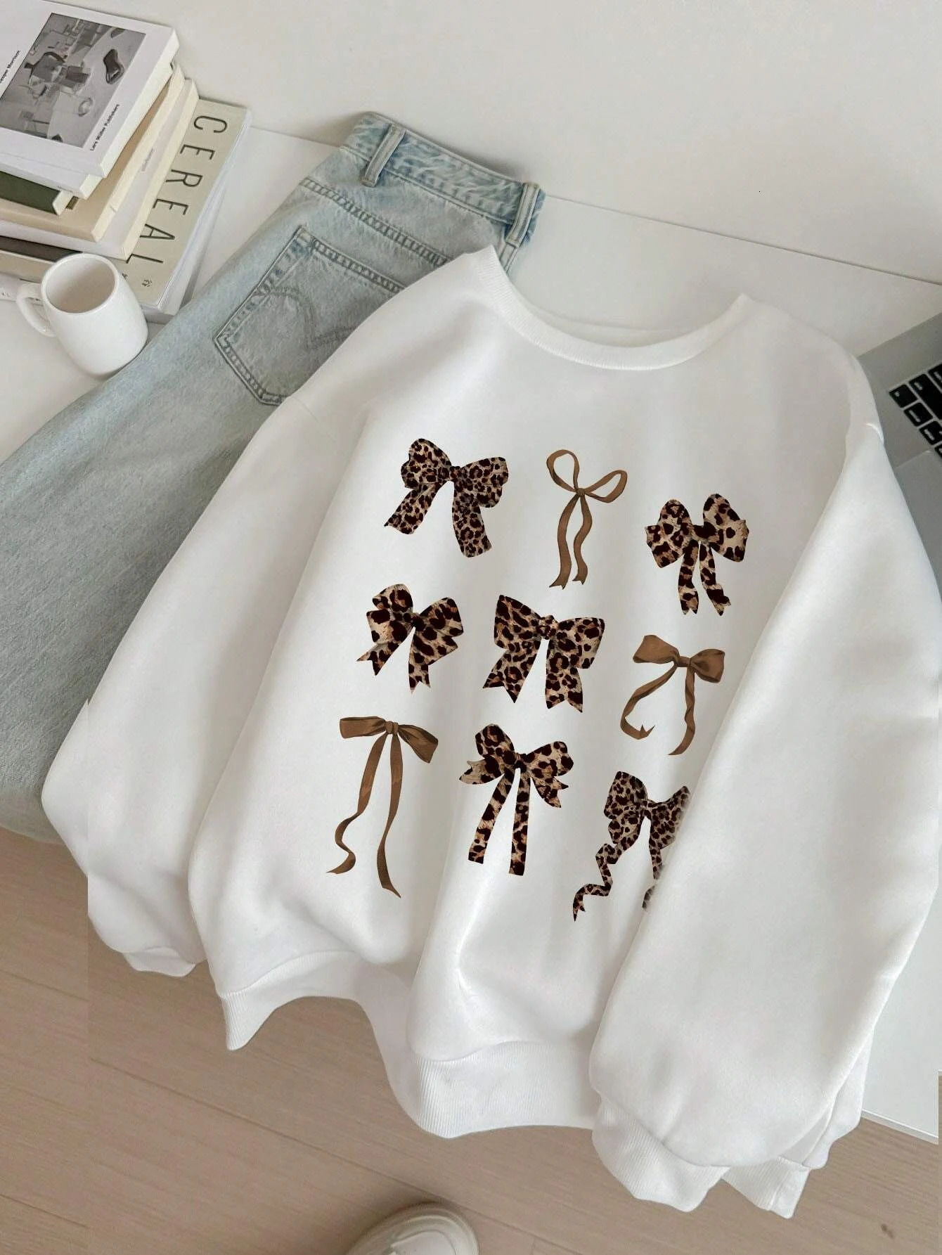 Retro Leopard Print Bow Printed Women Hoodies All-Match Comics Hoody Fleece Casual Clothes Street Hip Hop Pullover Woman 250617
