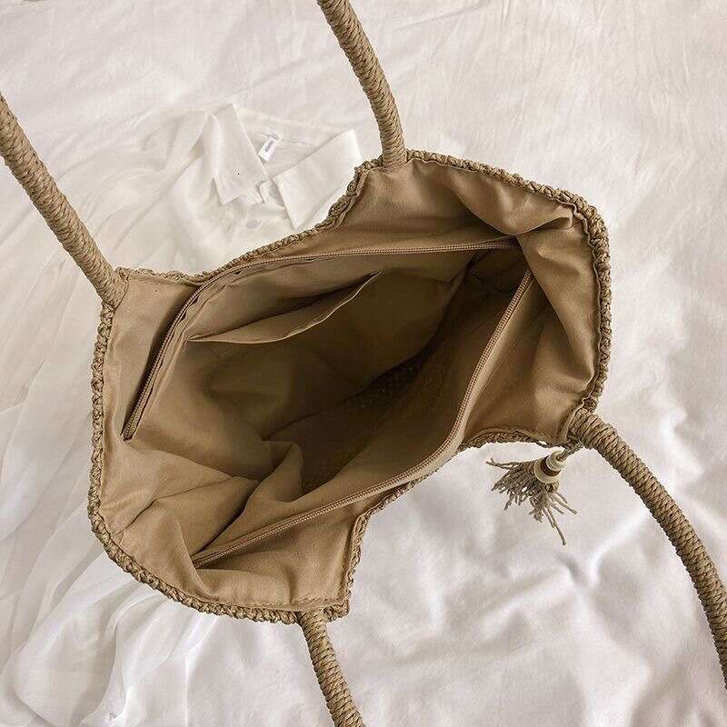 New Chinese Style Fashion Woven Straw for Women with Tassels Large Capacity Vacation Shoulder Tote Bag