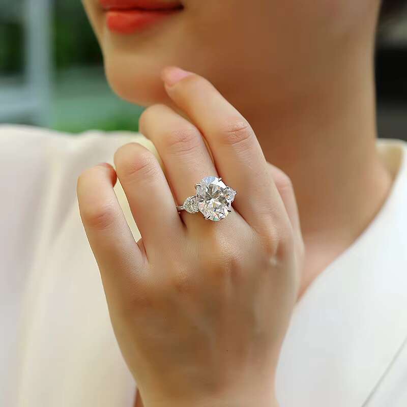 925 Sterling Silver Moissanite Eternity Ring New Married Womans Finger Jewellery Inspired VVS 12CT Big Oval Moissanite Ring