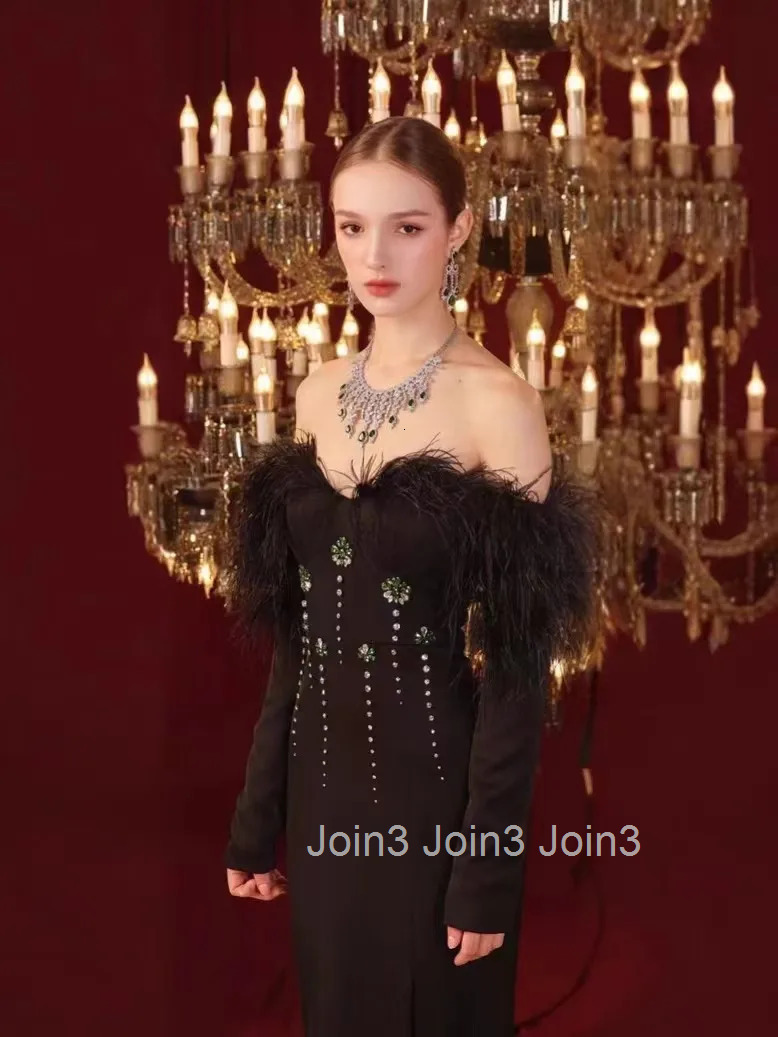 New Arrival Black Bandage Dress For Women Fashion Slash Neck Feather Long Sleeve High Stretch Diamonds Embelling Slit Party Gown