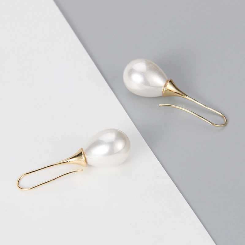 Woman Vintage Pearl Dangle Earrings 2022 Gold Color Simple Style Classic Long Hanging Earring Personality Womens Party JewelryXJ250623