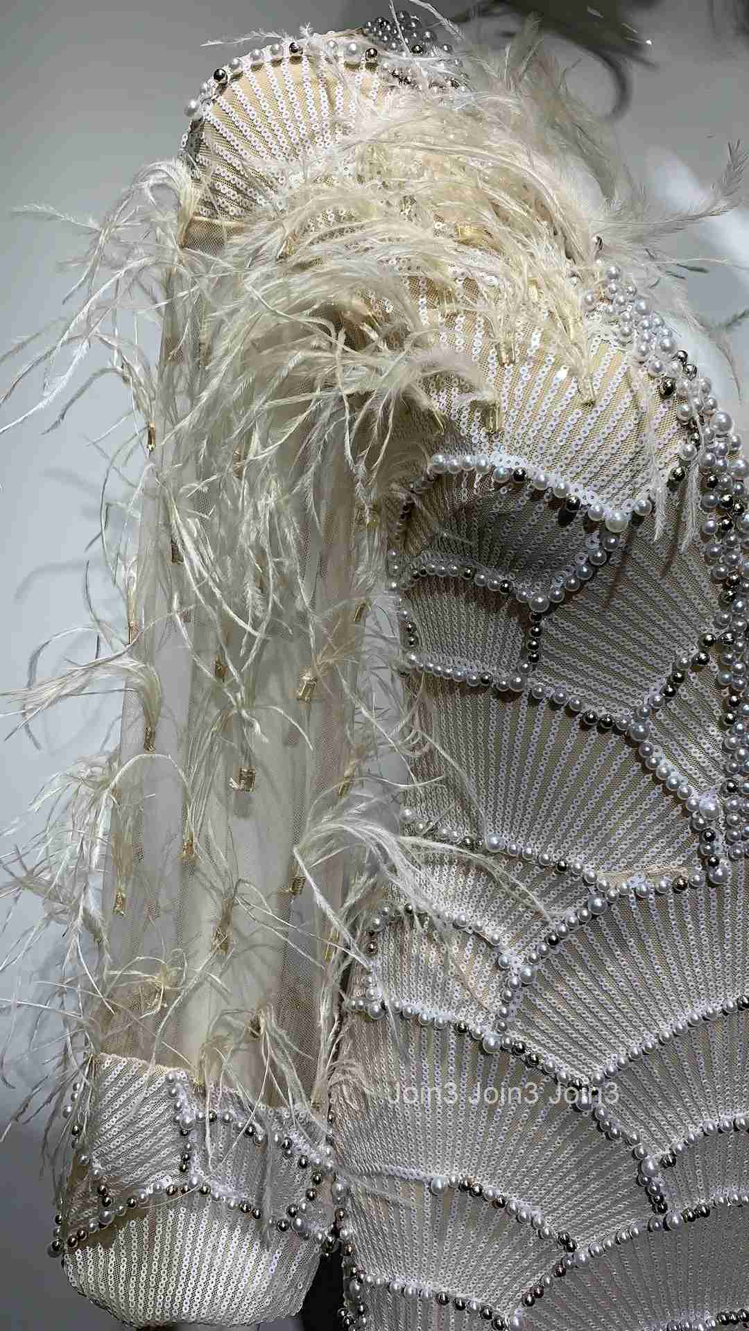White Luxury Beaded Sequins Embroidered Feather Sleeves Sexy Low Cut Dress Banquet Party Stage Performance Short Wear for Women