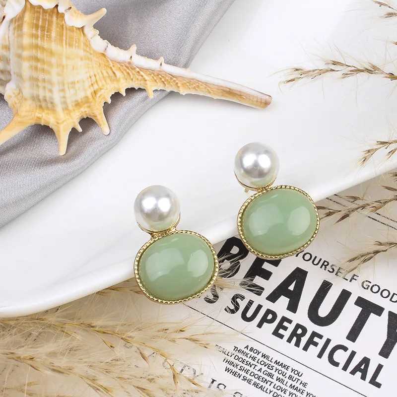 Imitation Pearl Top Womens Hanging Earrings Round Pendants Dangle Earrings Korean Fashion ly Girls Ear Jewelry 2025 newXJ250623