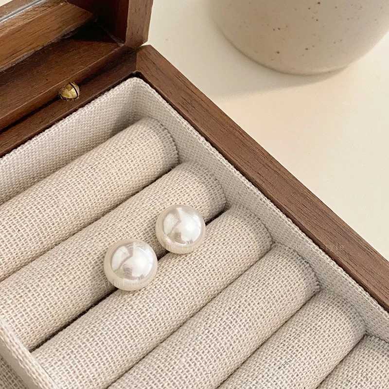 White Color Pearl Stud Earrings for Women Fashion Jewelry Cute Wedding Bridal Earrings Girl Gifts Accessories Brincos XJ250623